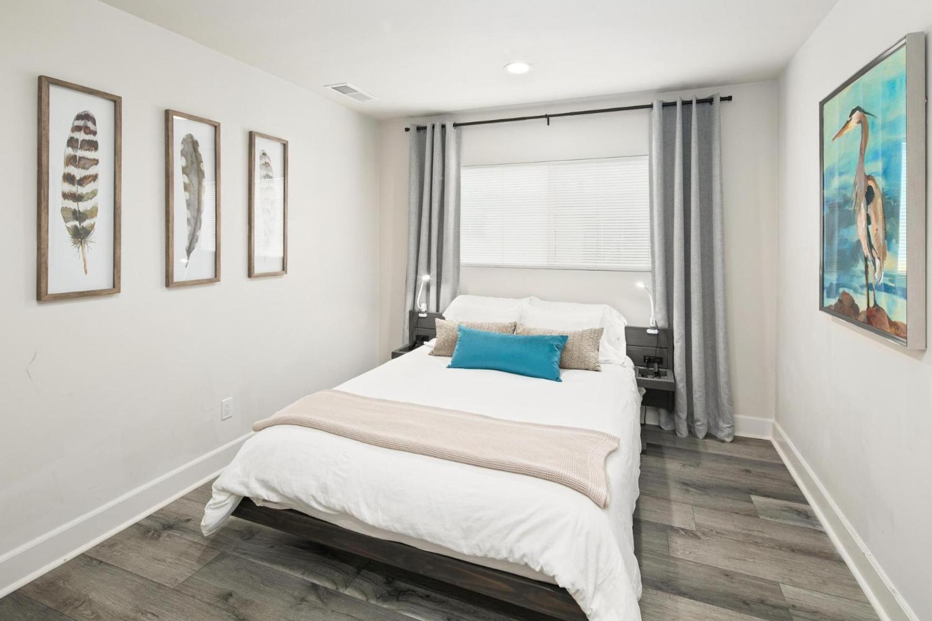 Modern 1 Bedroom 2 Blocks 2 San Diego